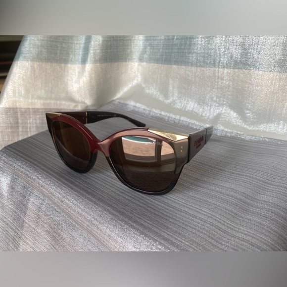 Prada Womens Sunglasses - Picture 7 of 9